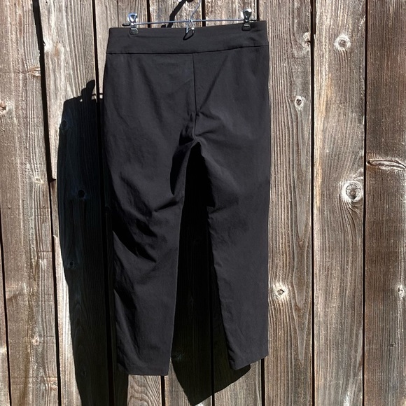 Signature Slimming Petite by Christopher & Banks cropped black pants size 6P - Picture 10 of 16